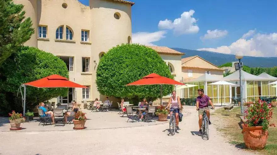 Au pied du Mont Ventoux vélos rando