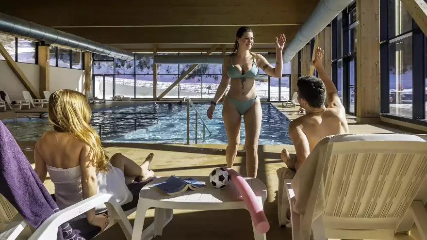 Piscine couverte du Dou de la Ramaz Montalbert