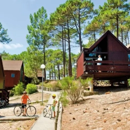 Chalets du VTF Les Bruyères à Carcans