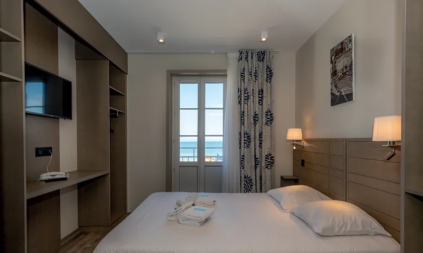 St Cast's room